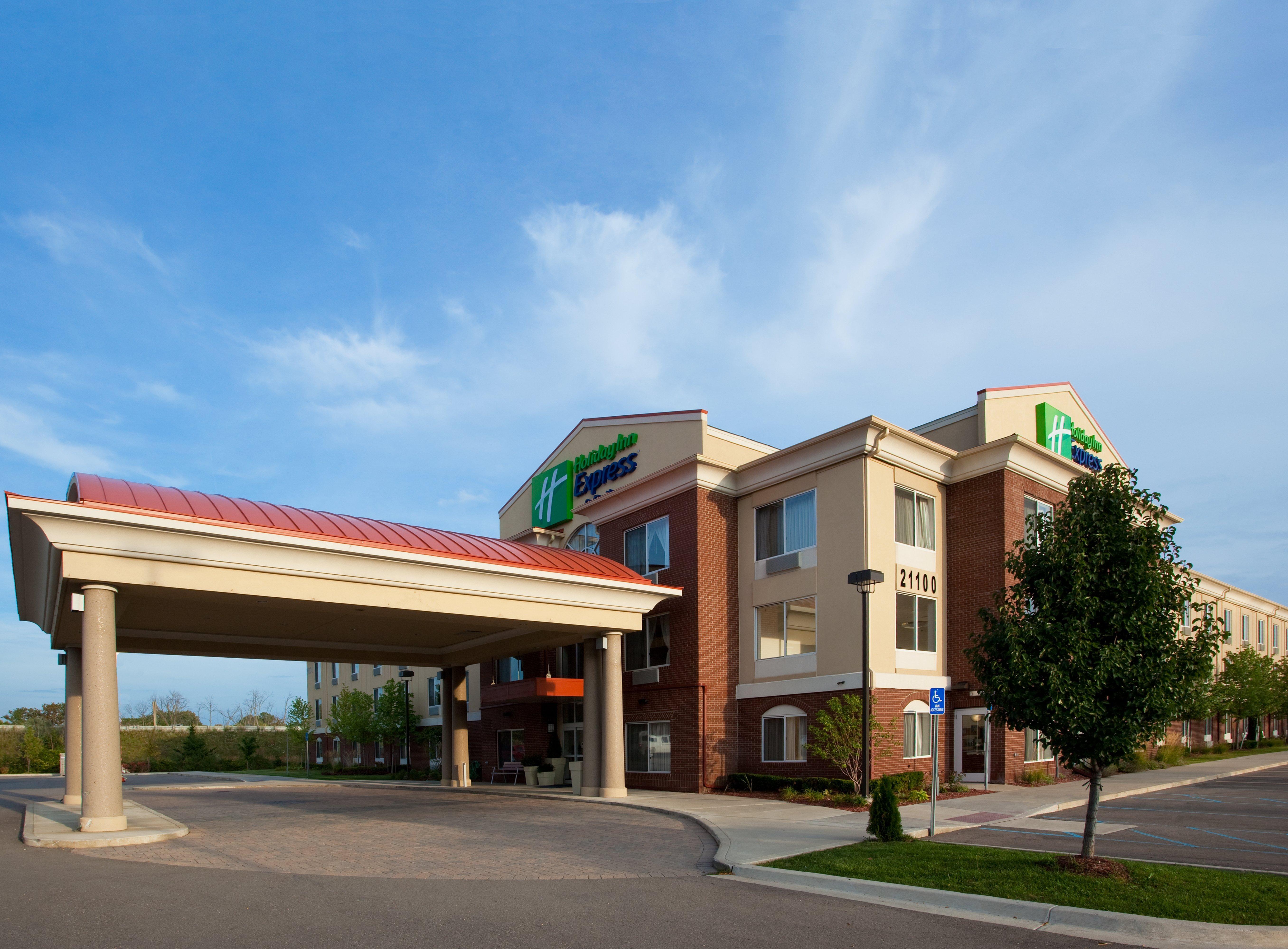 Holiday Inn Express Hotel & Suites Detroit - Farmington Hills, An Ihg Hotel Northville Exterior photo